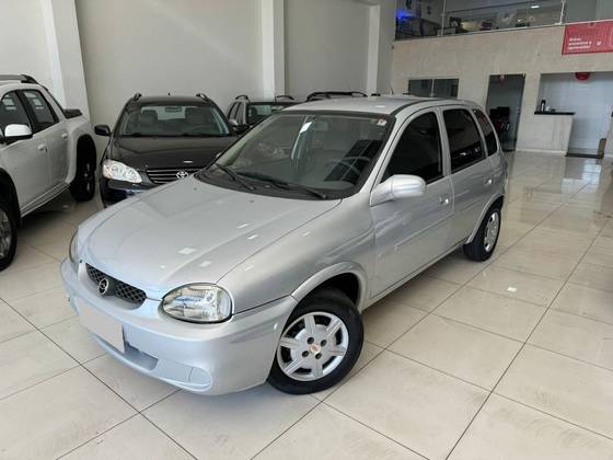 CHEVROLET CORSA 1.0 MPFI MILENIUM 8V GASOLINA 4P MANUAL CHEVROLET CORSA 1.0 MPFI MILENIUM 8V GASOLINA 4P MANUAL